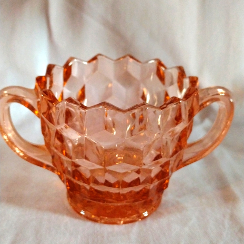 Vintage 1930s 40s pink depression glass sugar dish